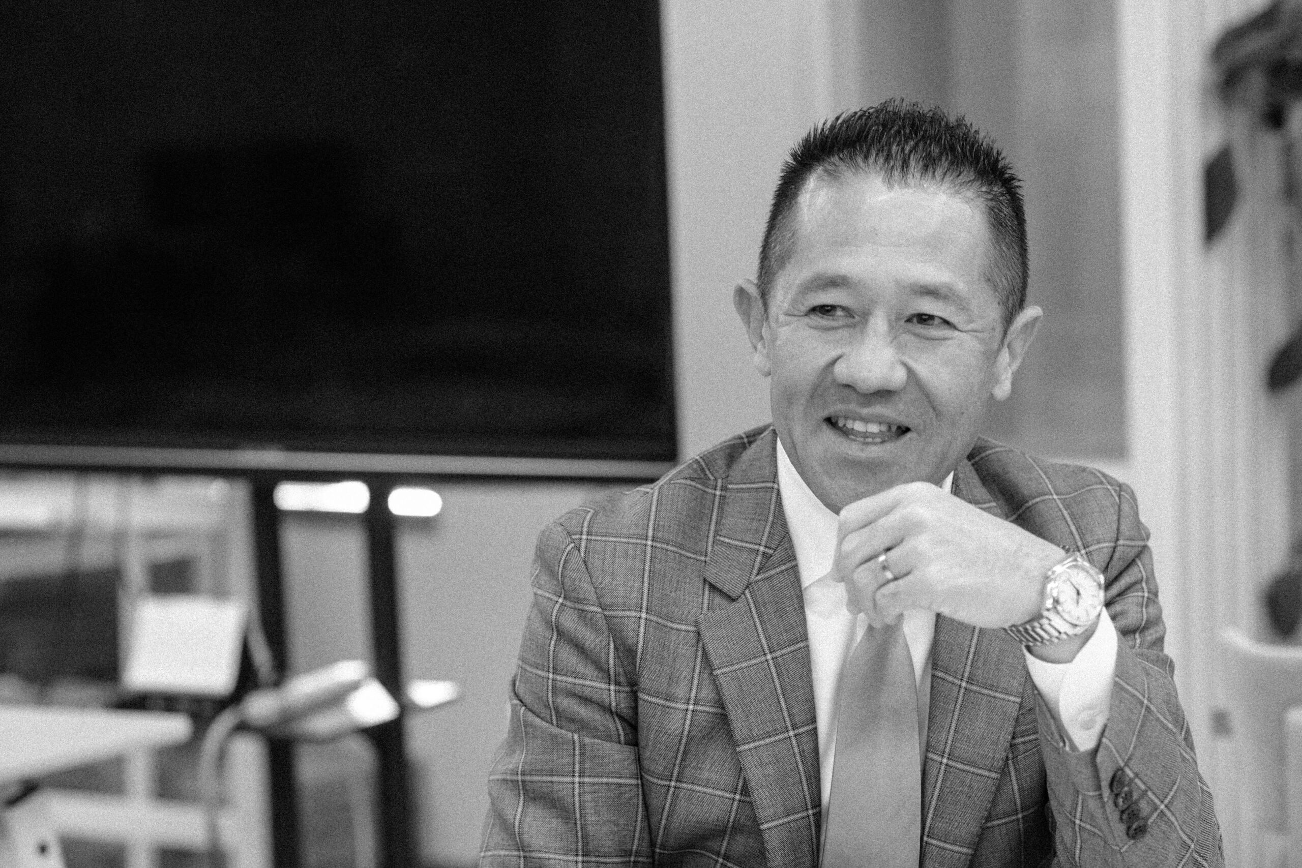 代表取締役社長　野儀 健太郎 様